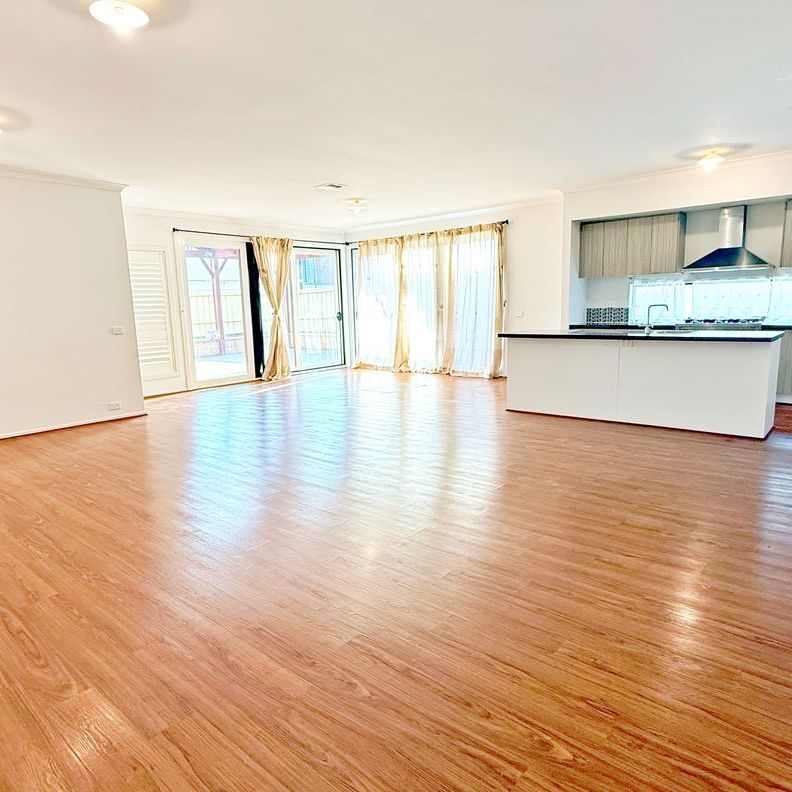 Large Family Home in a Prime Location - Photo 1
