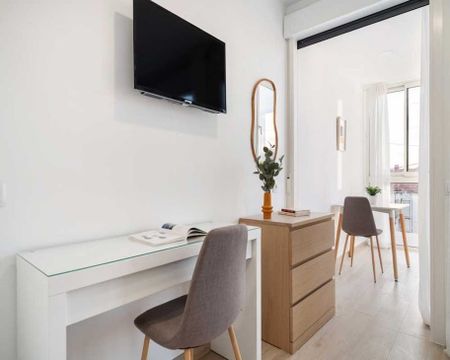 Calle de las Magnolias, Madrid, Community of Madrid 28029 - Photo 4