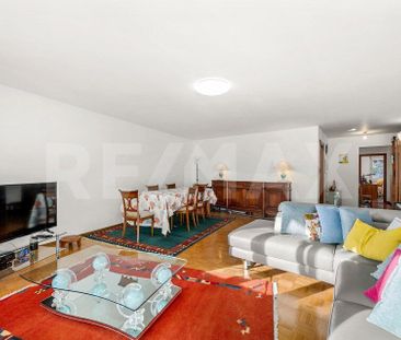 Beautiful volumes and light for this 4.5 room apartment with balcon... - Photo 2