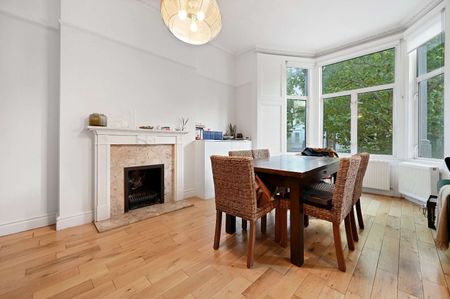 Modern 2 bedroom flat moments from Brook Green. - Photo 4