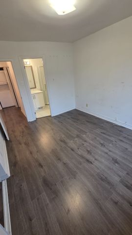 For Lease - 42 Donnacona Crescent, Toronto, Ontario - Photo 4