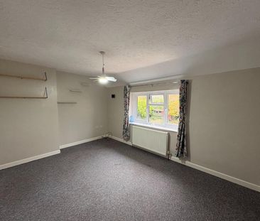 Gorse Hill, Fishponds - Photo 6