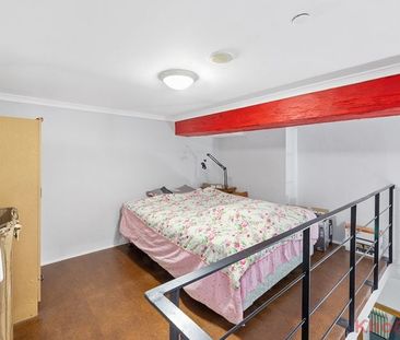 Modern Loft Apartment in the Heart of Broadway - Photo 2