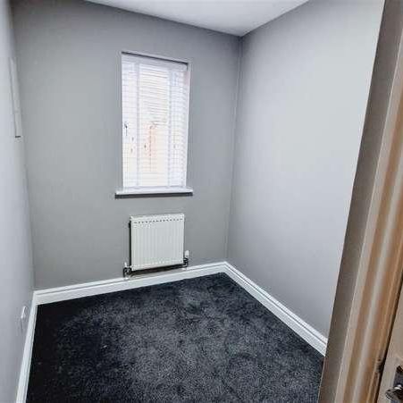 Stirling Close, Winsford, CW7 - Photo 1