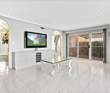 Spacious Stunning Family Home - Photo 2