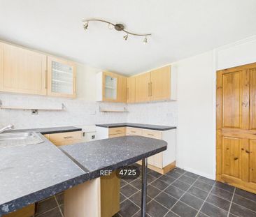 3 bedroom terraced house to rent - Photo 4