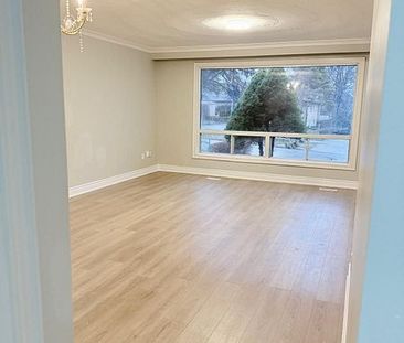 For Lease - 113 Confederation Drive, Toronto, Ontario - Photo 4