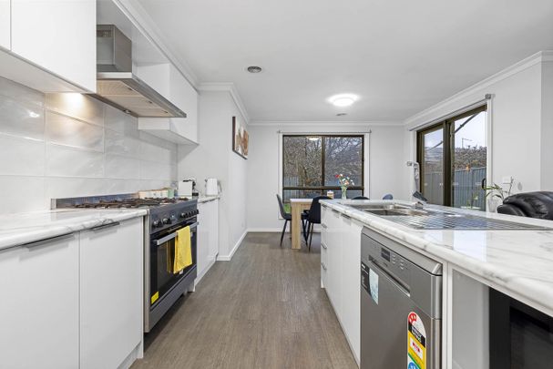 MODERN BRIGHT HOME WITH EASY ACCESS TO MELB FWY - Photo 1