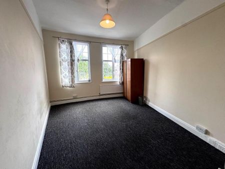 3 bedroom flat to rent - Photo 5