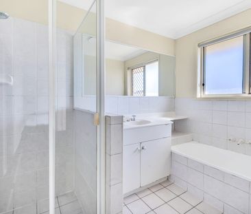 Spacious Dual-Level Home with Outdoor Entertaining! - Photo 6