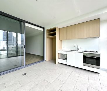 802/565 Flinders Street - Photo 2