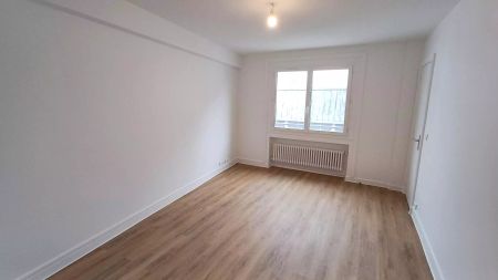 location Appartement T2 DE 53.4m² À PARIS - Photo 3