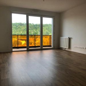 Location Appartement 3 pièces 62m² NOTRE DAME DE BONDEVILLE 76960 - Photo 2