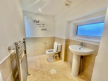 12 Whitefield Tce, Flat 8 - Photo 5