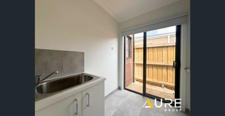 Brand New Dream family home with great location in Mambourin w FREE access to swimming and gym club! - Photo 2