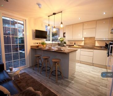 1 bedroom in a house share to rent - Photo 4