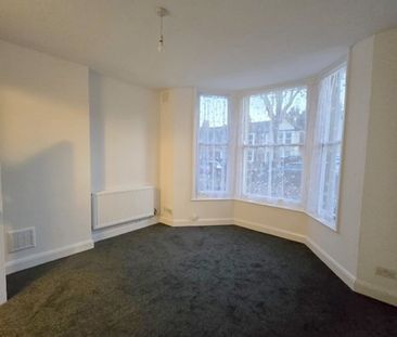 2 Bed Flat, Brownhill Road, SE6 - Photo 2