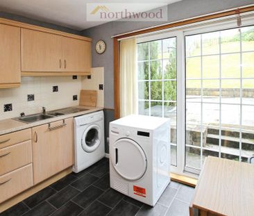 3 bedroom terraced house to rent - Photo 2