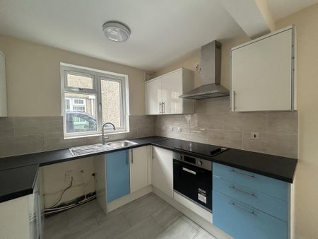 4 bedroom property to rent - Photo 4