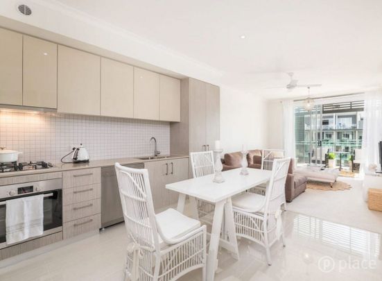 Contemporary West End Living - Photo 1