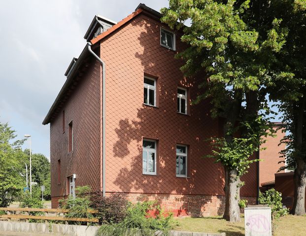 Tolle 2-Zimmer-Wohnung in ruhiger Wohngegend // Dachgeschoss - Foto 1