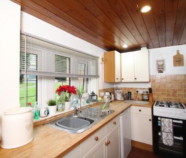 2 bedroom terraced house to rent - Photo 2