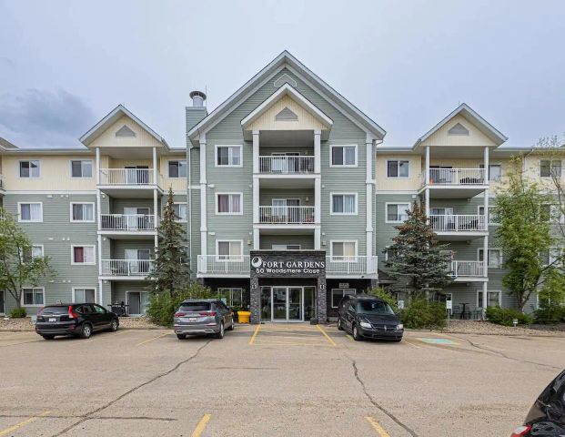 2 Bed 2 Bath 2 Parking Stalls Furnished Suite Fort Sask — 2 Bedrooms Apartment - Photo 1