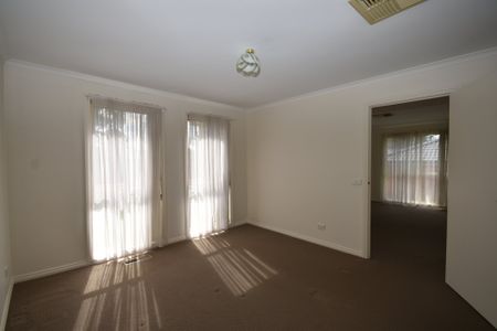 1/A Bathurst Street, Mooroolbark - Photo 3