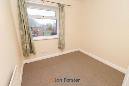 3 Bedroom House - End Terrace - Photo 3