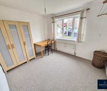 3 bedroom semi-detached bungalow to rent - Photo 2