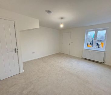 3 bedroom semi-detached house to rent - Photo 2
