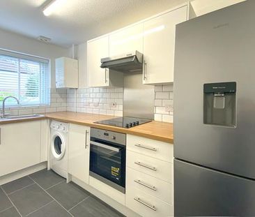 2 bedroom terraced house to rent - Photo 4