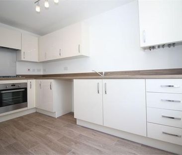 3 bedroom townhouse to rent - Photo 3