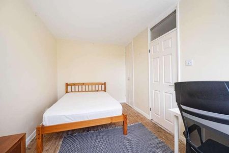 Cambridge Heath Road, Bethnal Green, E1 - Photo 3