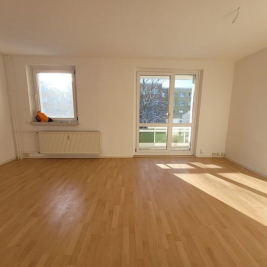 Altersgerechte 2,5 Raum mit Dusche, Aufzug und Balkon! - Photo 1