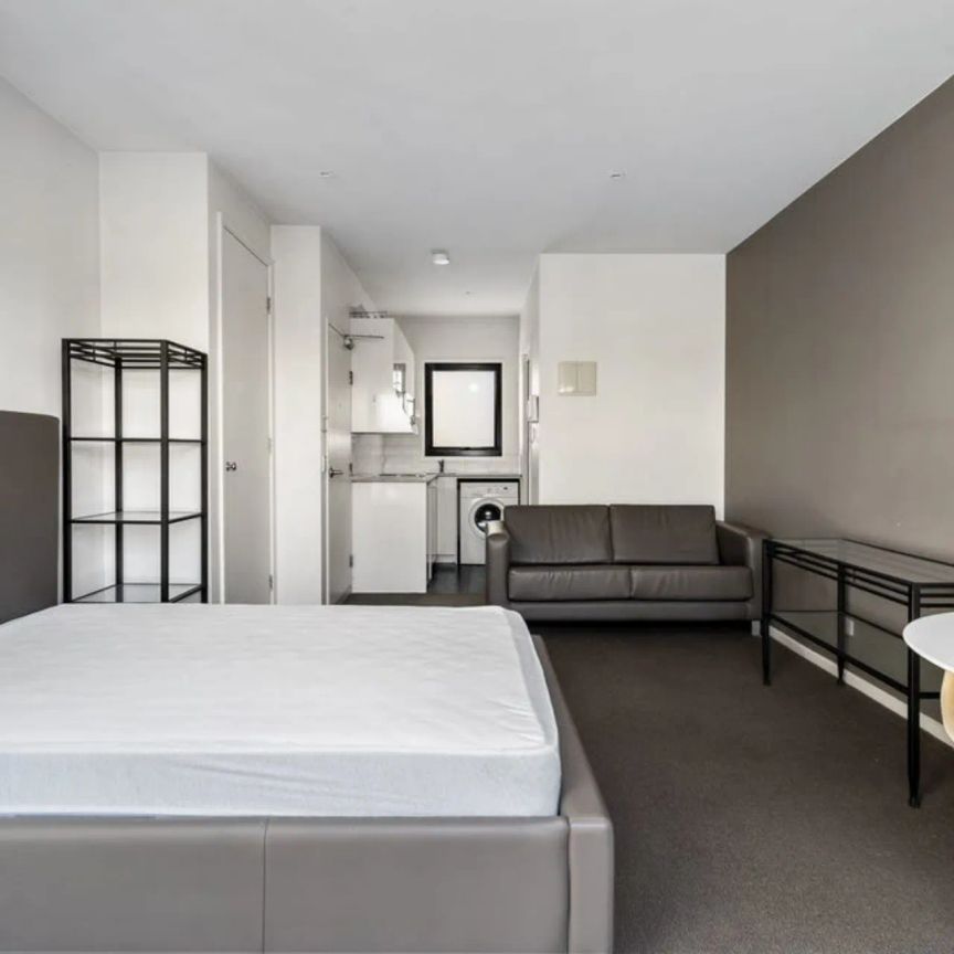 Boutique block with convenience and comfort - Photo 1