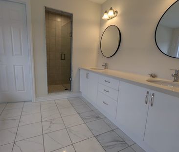 For Lease - 160 Belmont Drive, Clarington, Ontario - Photo 4