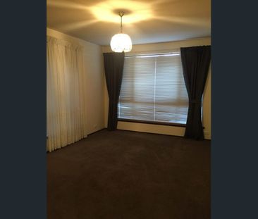 Double Storey in Lathlain!!! - Photo 2