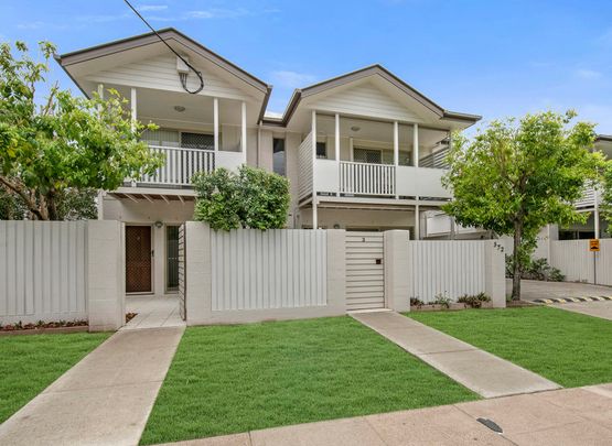 4/572 Sherwood Road, Sherwood QLD 4075 - Townhouse For Rent | Domain - Photo 1