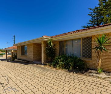 Stylish & Low-Maintenance 3x2 Villa in Convenient Location - Photo 2