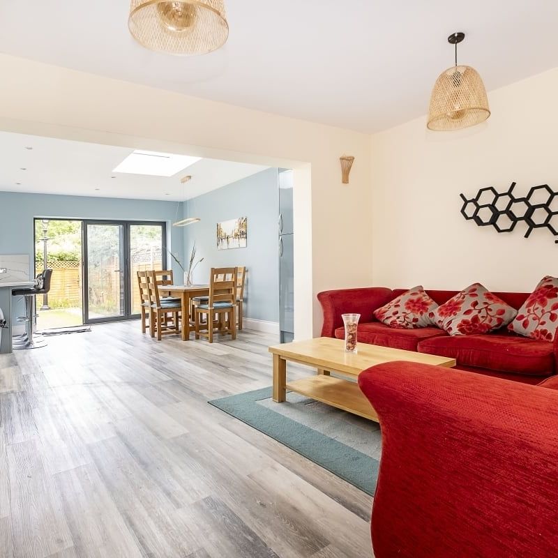 6 bedroom semi-detached house to rent - Photo 1