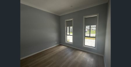 Picturesque Two Bedroom - Photo 2