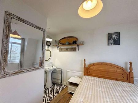 North Marine Road, Scarborough, YO12 - Photo 3