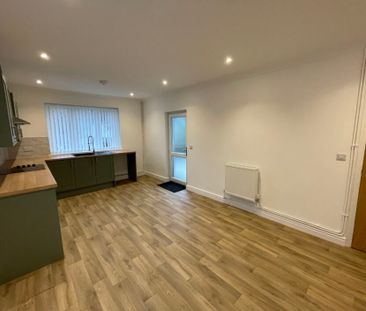 Manor Way, Neath, SA11 - Photo 6