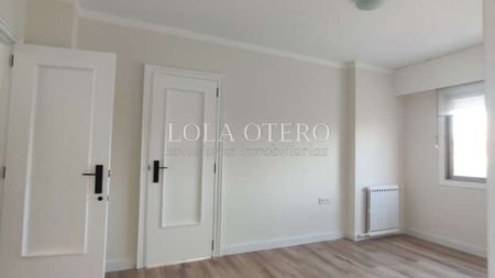 4 room luxury Flat for rent in Plaza ciudad de brujas, Valencia - Photo 3