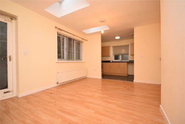 3a, Wilfrid Terrace, Farnley, Leeds, LS12 5DE - Photo 1