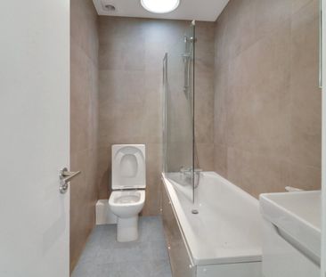 Room 2 - Carlton Avenue, Harrow, HA3 - Photo 5