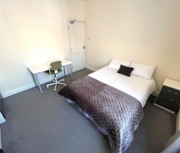 1 bedroom in a house share to rent - Photo 4