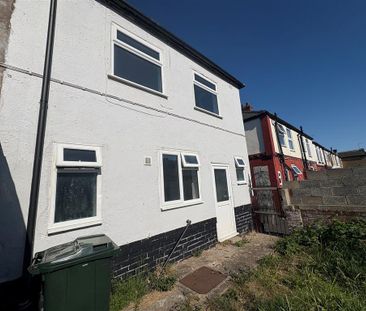 Avenue Road, Doncaster, Askern - Photo 3