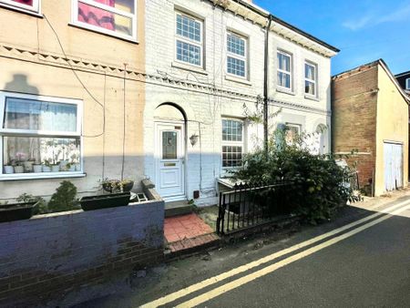 4 bedroom terraced house to rent - Photo 5